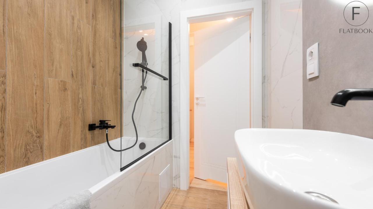 Flatbook - City Center Apartments Granaria Gdańsk Buitenkant foto